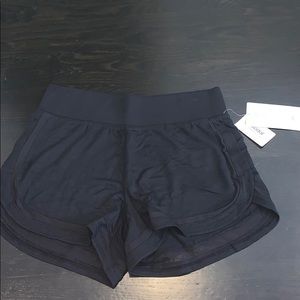 Athleta breathe shortie